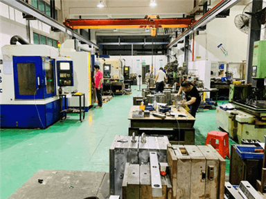 grandshine mold CNC workshop
